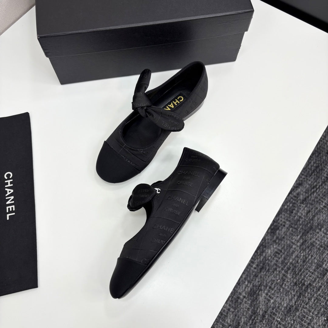 CHANEL BALLET FLATS 25S IN BLACK FABRIC WITH BOW