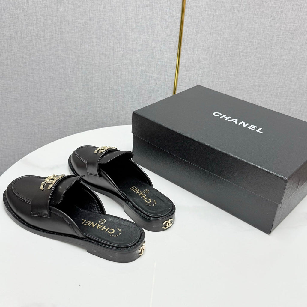 CHANEL FLAT MULE 25S IN BLACK CALFSKIN STYLE 7