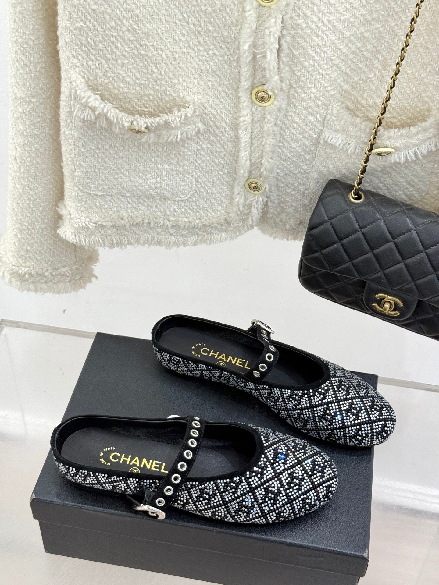 CHANEL FLAT MULES 25SS IN BLACK EMBELLISHED WITH RHINESTONES